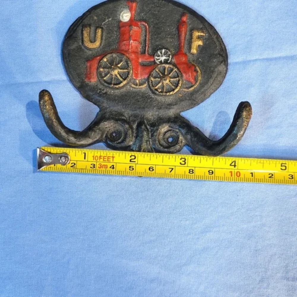 Vintage Cast Iron United Firefighter Insurance Wall Hook - Picture 6 of 6